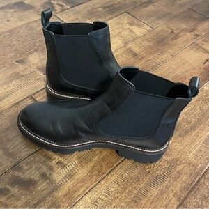 Caslon Chelsea black boots sz 9